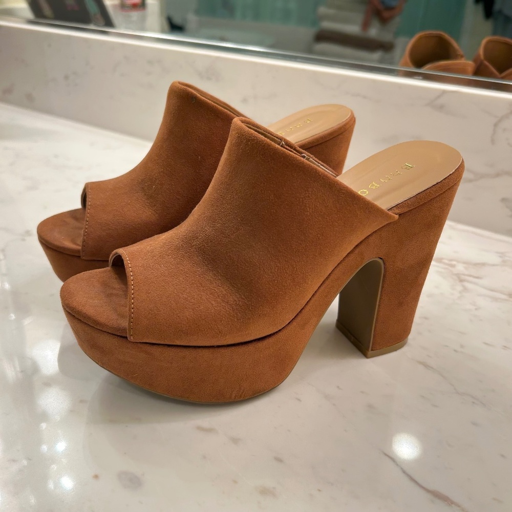 Bamboo Platform Mule Heels Brown Suede Peep Toe Size 5.5